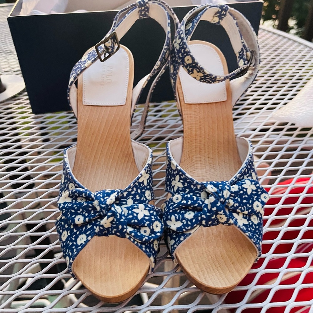 Size 8 or 9 Ralph Lauren Floral Canvas Clog Sandal Women's Blue/White